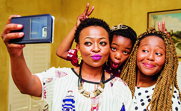 Manaka Ranaka celebrates 18-year-old daughters pr image pic