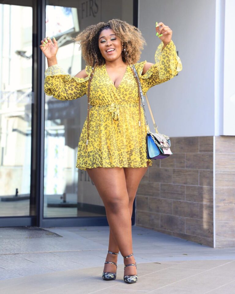 Lady Zamar flashes her thick th!ghs and Sjava starts 