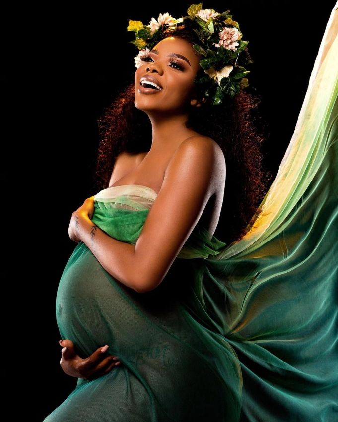 Fashion trends inspired by pregnant Mzansi celebs – Photos