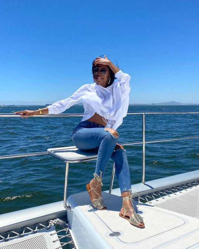 K Naomi flaunts her killer looks – Video