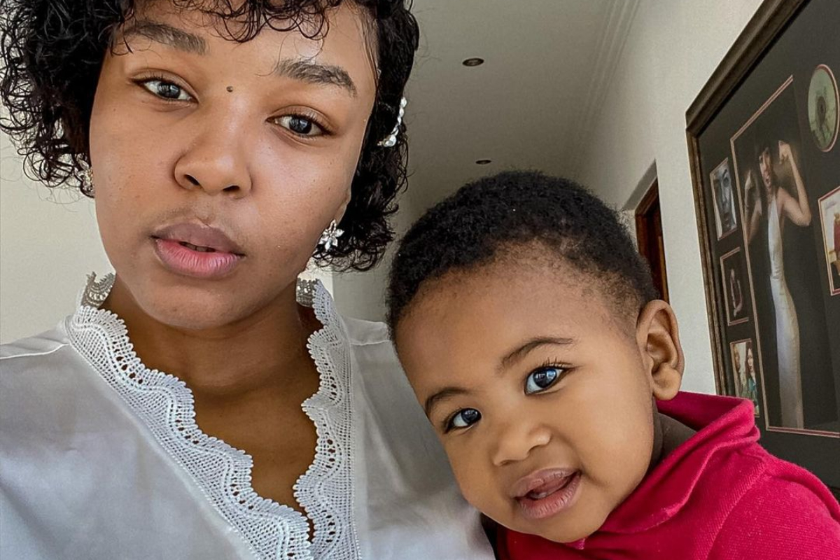 Cici Brightens The Screens Of Fans With A Beautiful Photo Of Herself And Her Son