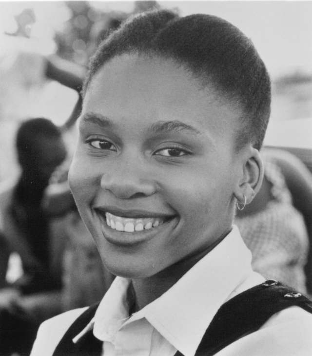 things-you-didn-t-know-about-actress-leleti-khumalo-age-family