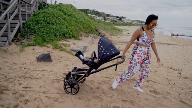 Minnie Dlamini takes her son to the beach – Video