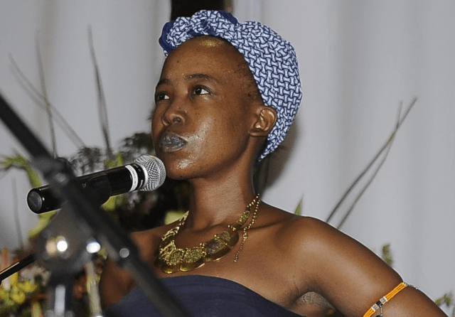 Nota Baloyi gushes over Ntsiki Mazwai – Video