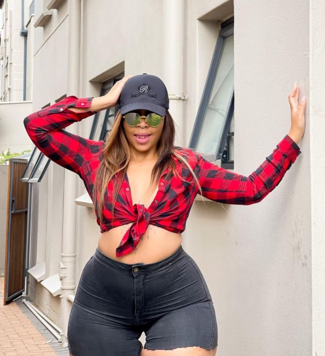 Brown Mbombo flaunts her B00TY in black bumshorts – Photos