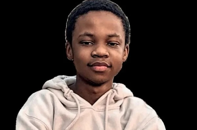 Tshiamo Molobi (17) opens up on his life & how he tackles 2 acting roles on The Queen & Rhythm City