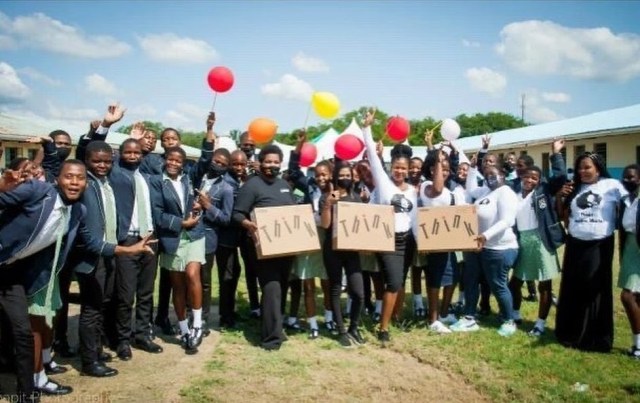 Nomzamo Mbatha donates 20 computers to a school in KwaZulu Natal