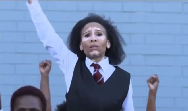 AMAZING! Leleti Khumalo re-enacts scenes from 'Sarafina!' (WATCH VIDEO)