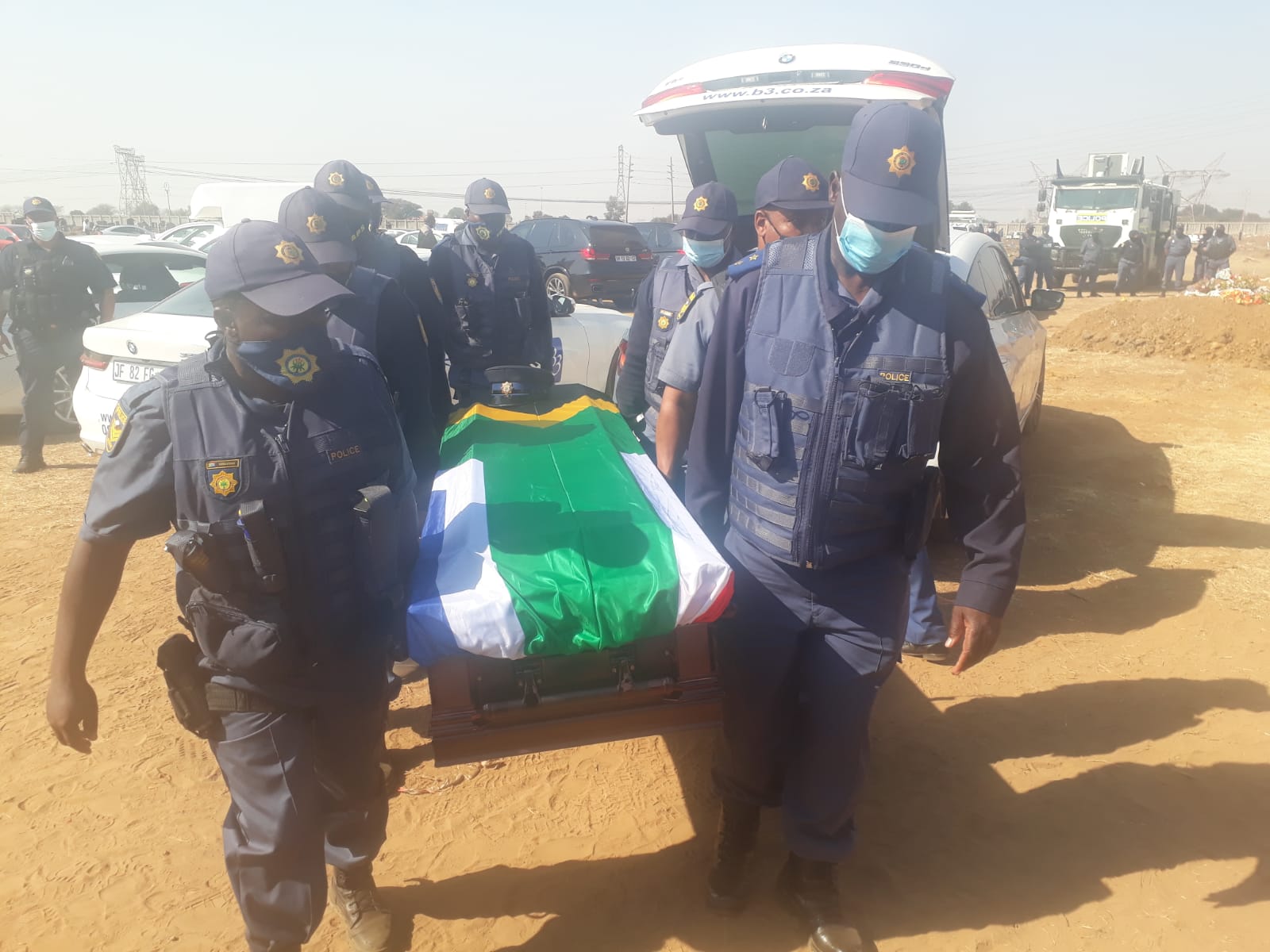 Bheki Cele calls for arrest of triggerman who killed Constable Molefi during Brakpan bust