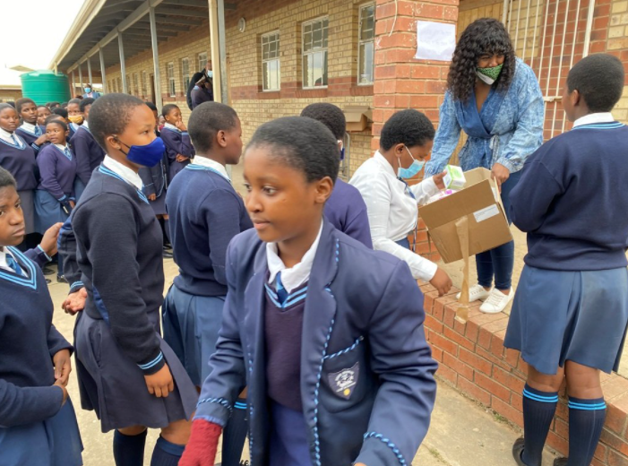 DJ ZINTLE DONATES SANITARY PADS TO 5 EASTERN CAPE SCHOOLS