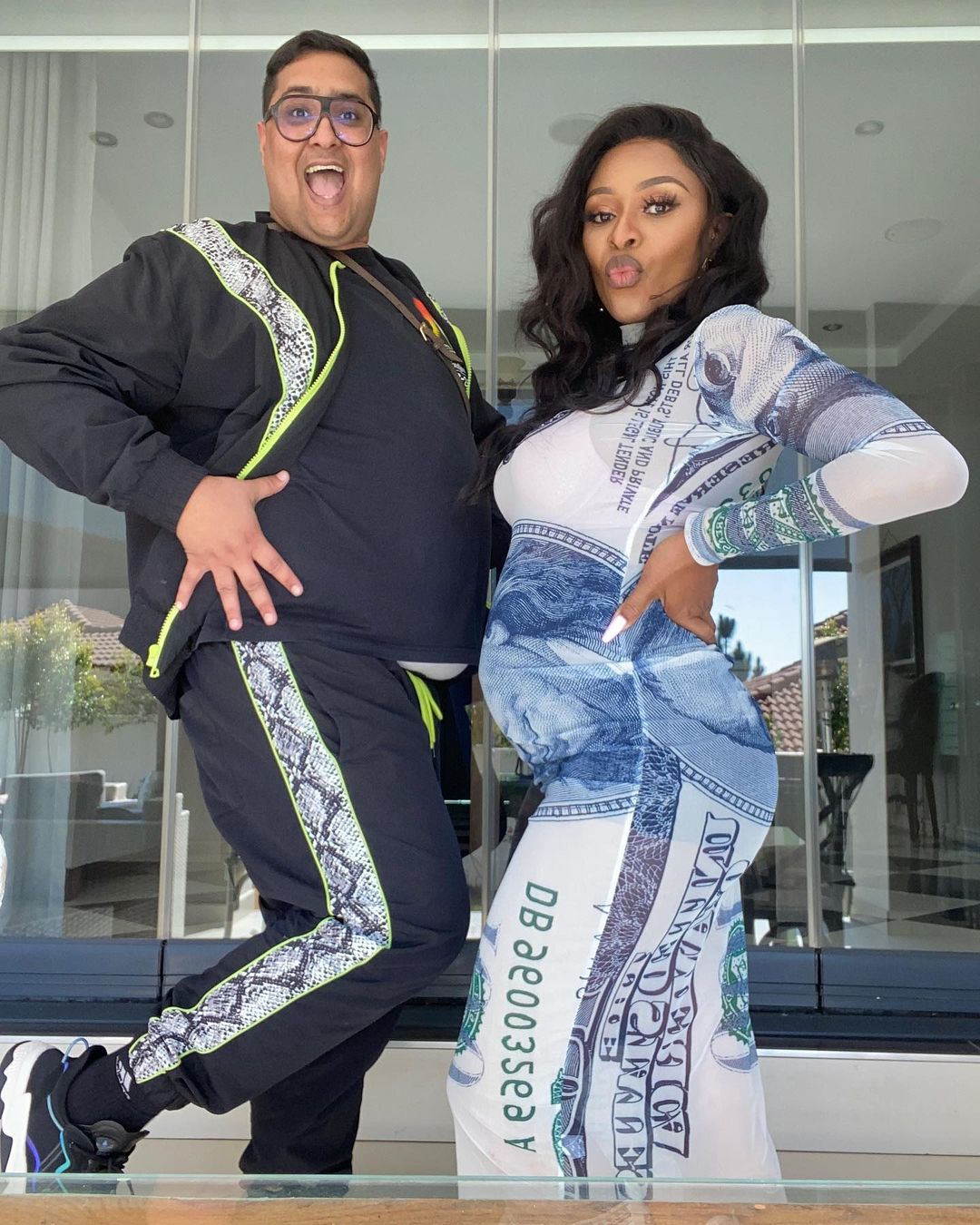 DJ Zinhle shows-off her baby bump – Pictures