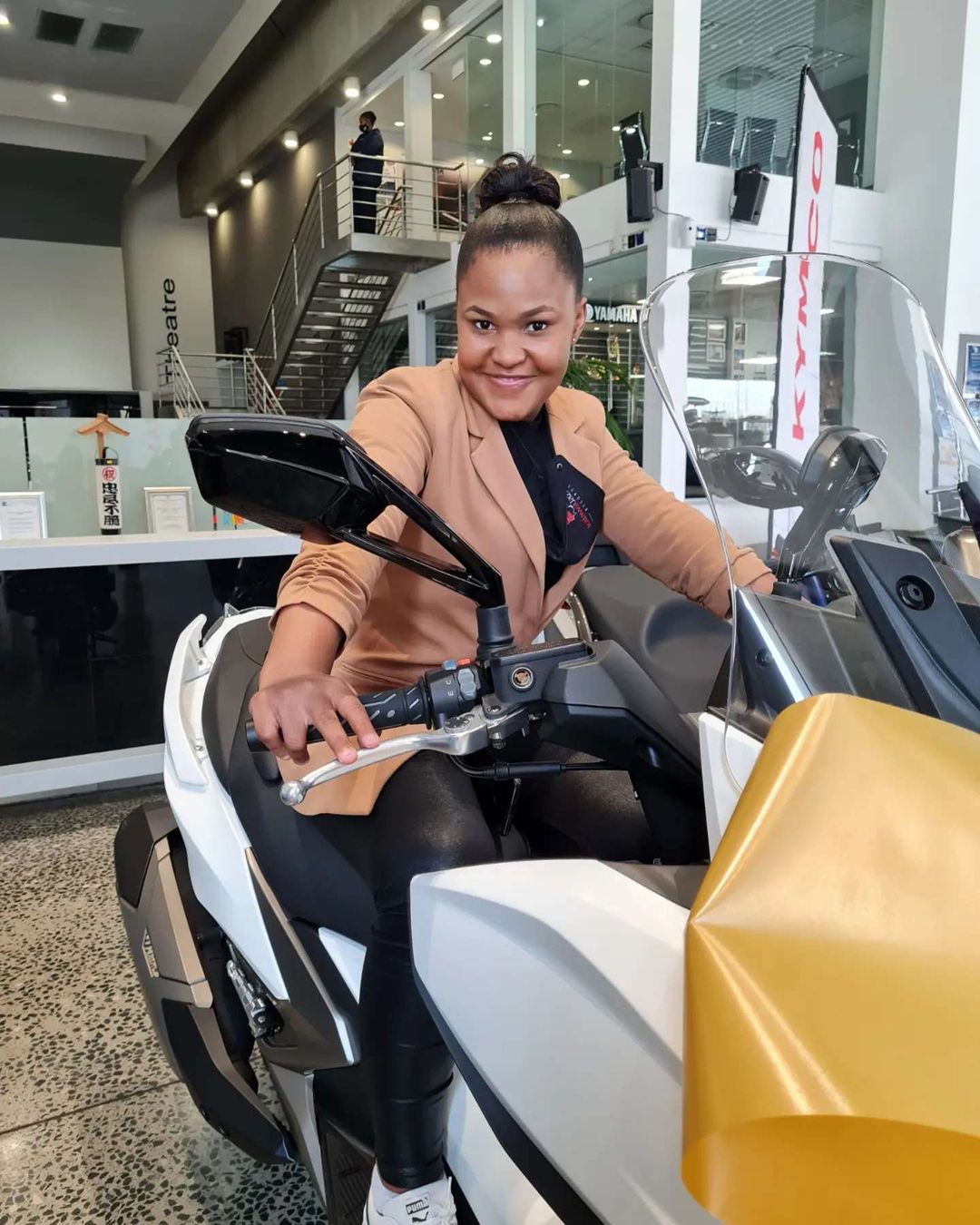 Photos: Idols SA winner Zama Khumalo gets her second price