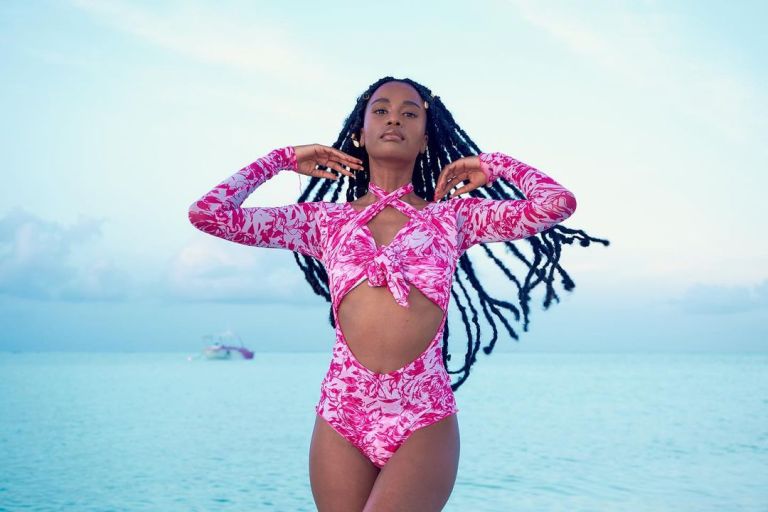 Former Miss Universe Zozibini Tunzi serves hot Bikini looks at the beach in Maldives (PHOTOS)