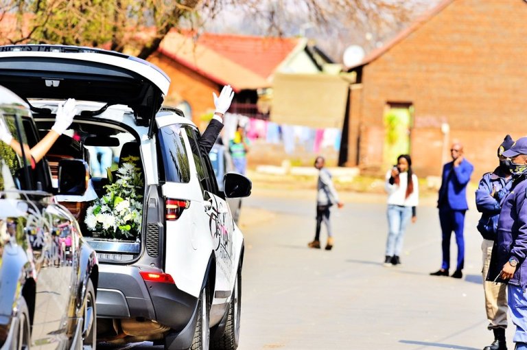 Photos: Mpura Mpura finally laid to rest