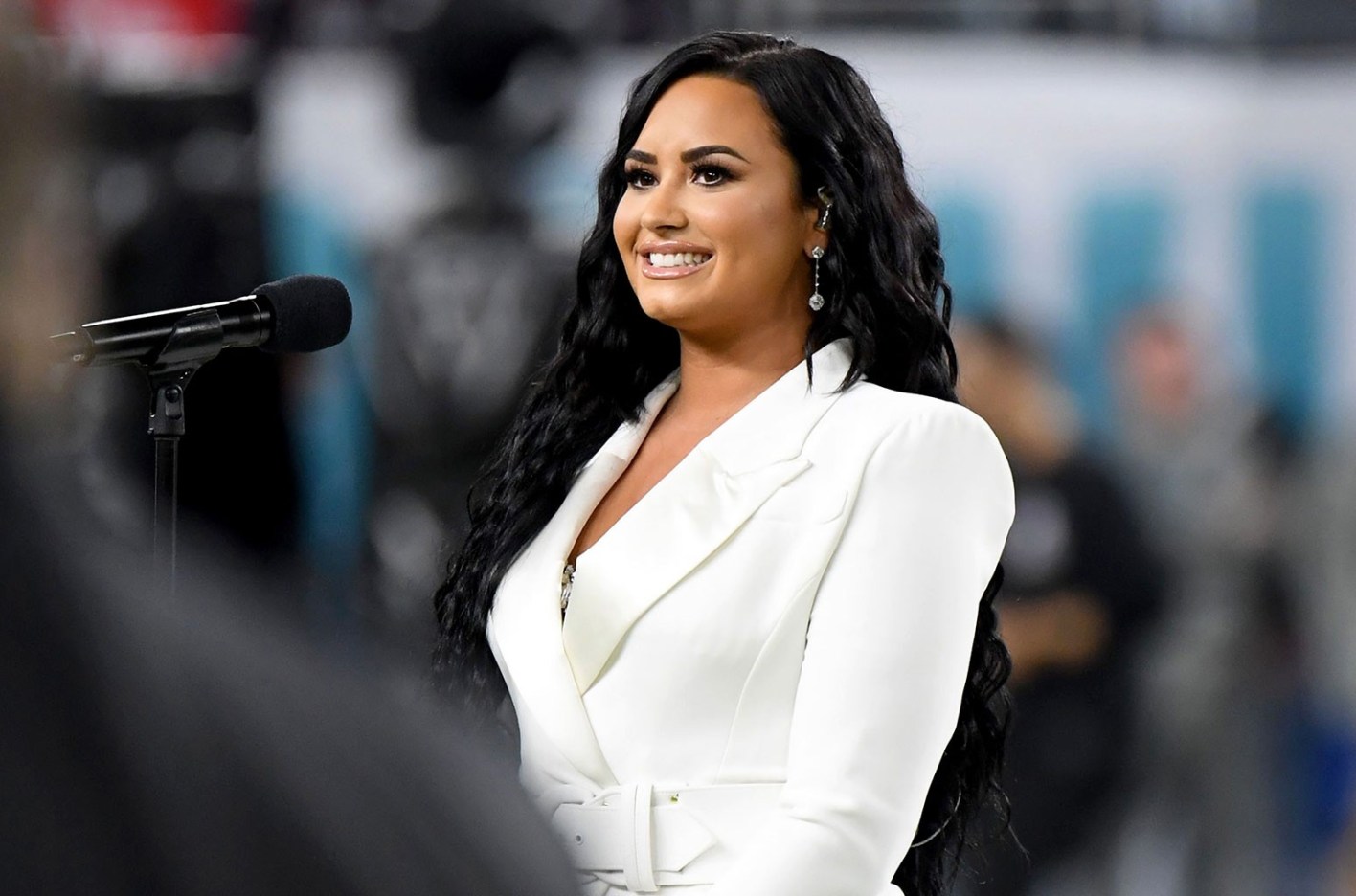 Demi Lovato dishes on alien abductions