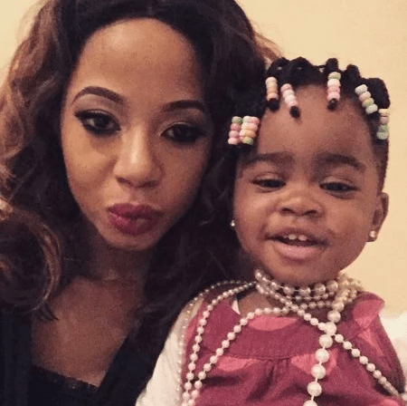 Kelly Khumalo spoils her daughter with a ride – Video