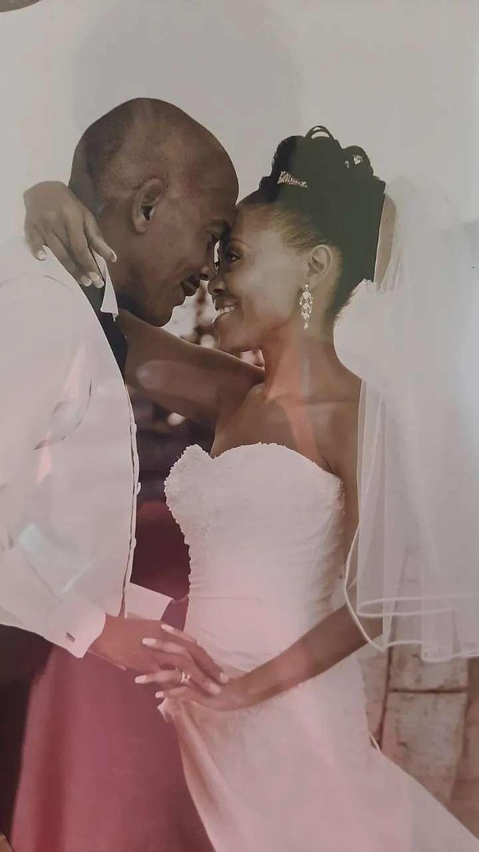 Popular media personality Redi Tlhabi and hubby celebrate 11th wedding anniversary