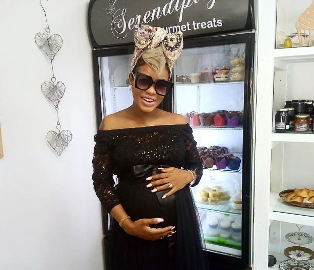 Zandie Khumalo reveals baby’s face and name