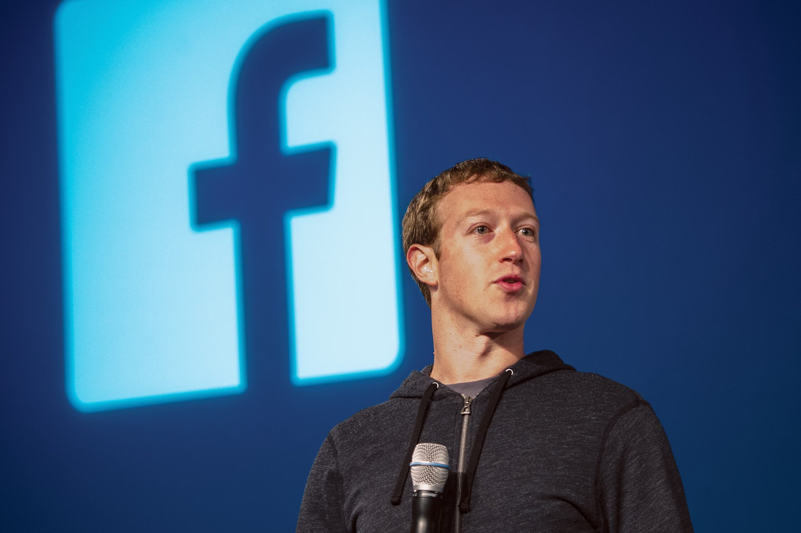 Facebook founder Mark Zuckerberg loses $7 billion in hours