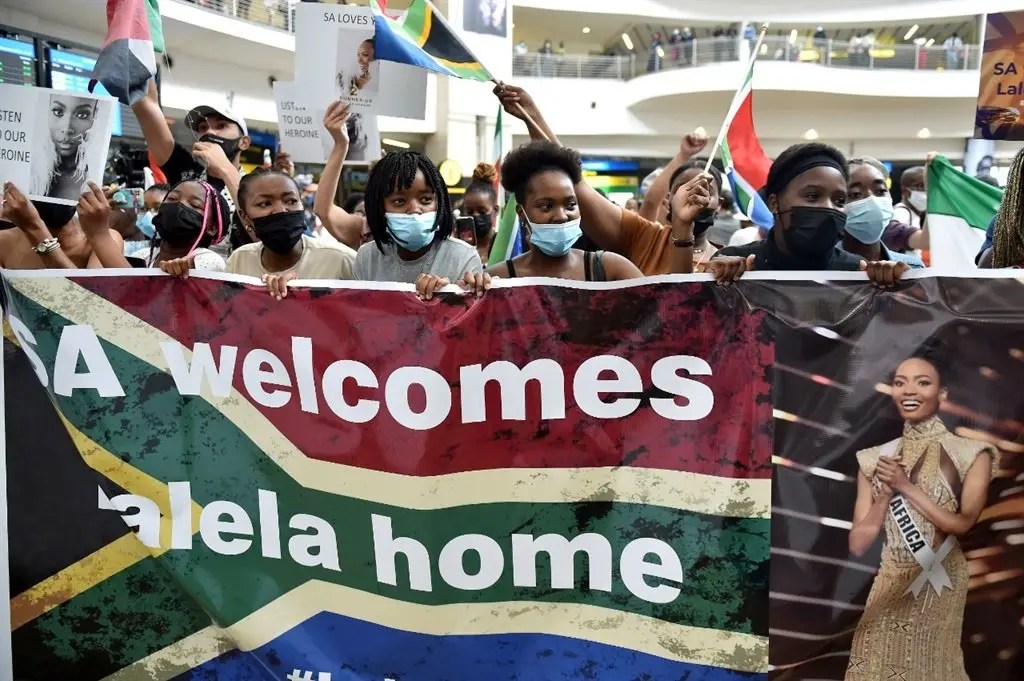 Heroes welcome for Miss SA Lalela Mswane – Photos