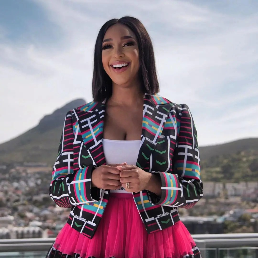 Slik Talk mops the floor with Minnie Dlamini’s head