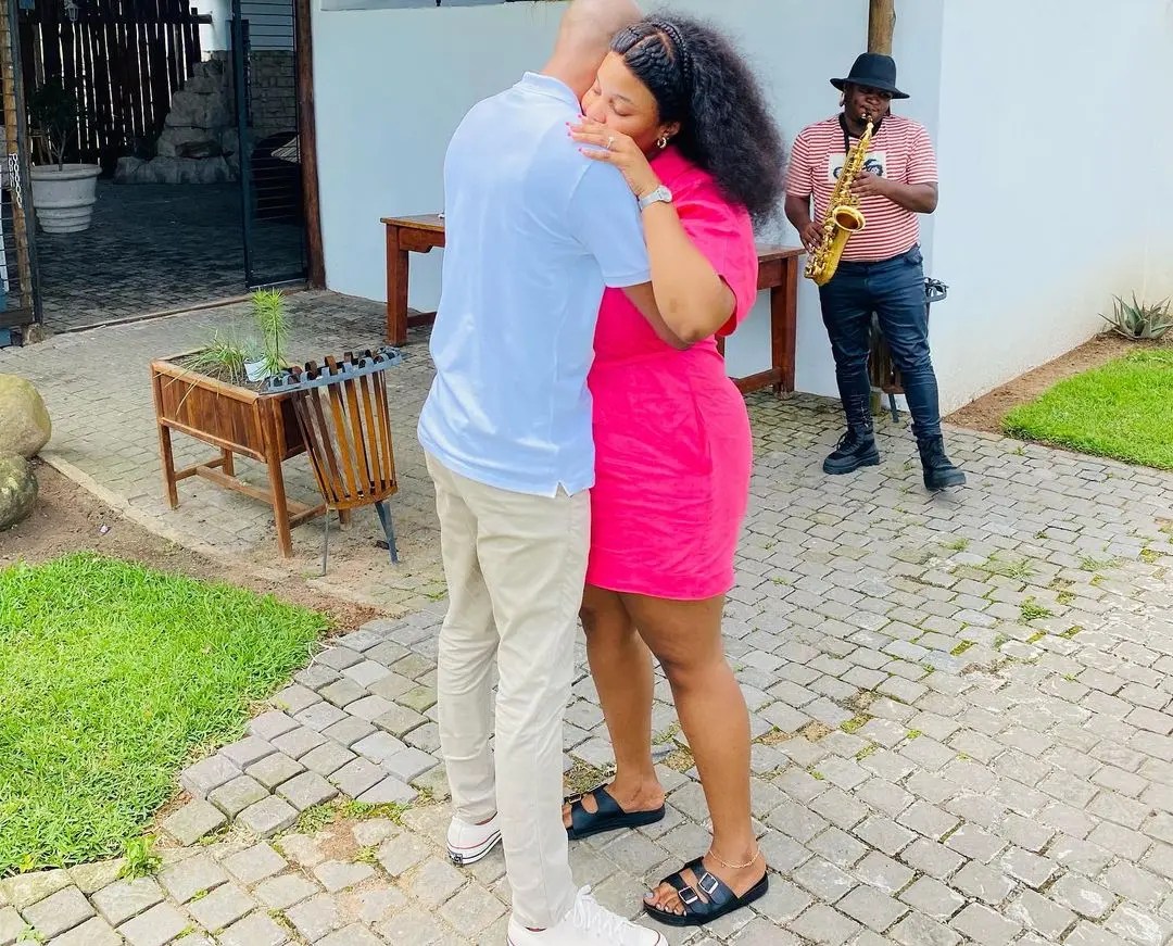 Uzalo star Tee Xaba (Sphilile) gets engaged – Photos