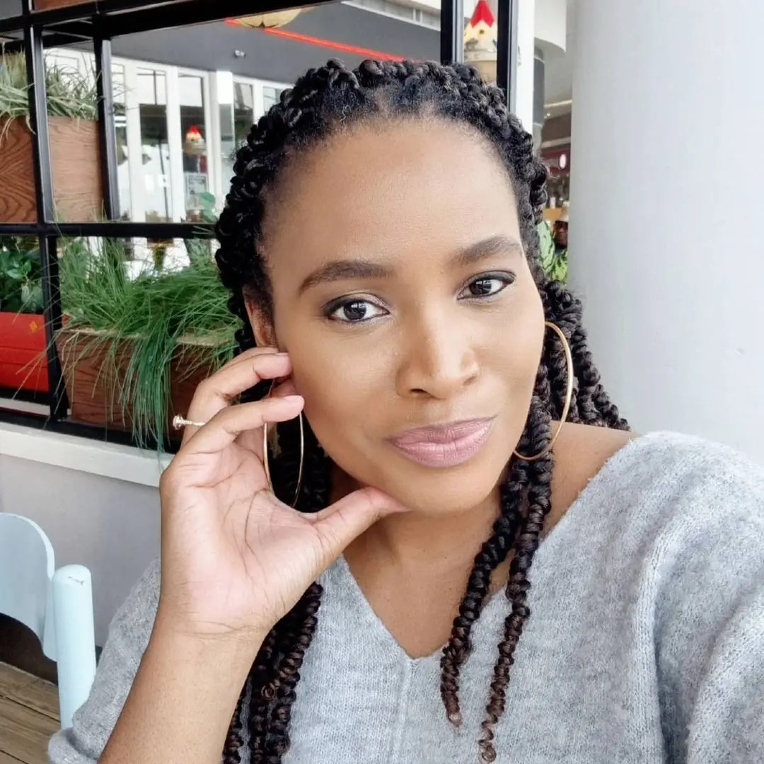 Ayanda Borotho has warned her followers not to fall prey to scammers