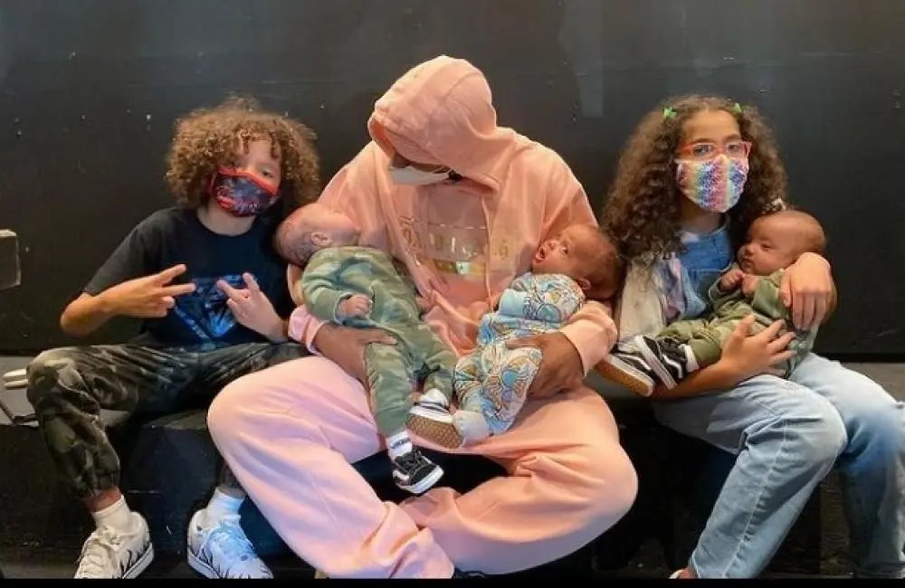 Nick Cannon shares unseen photo of baby Zen with siblings
