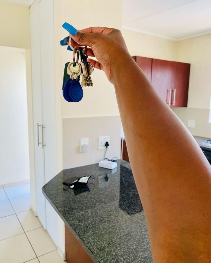 Muvhango actress Mulisa Mudau (Elelwani) blesses herself with a new house – Photos