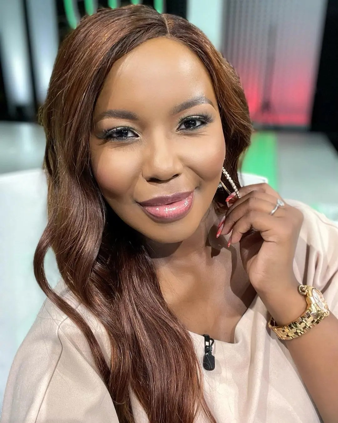 Sportscaster Carol Tshabalala gets engaged – Photo