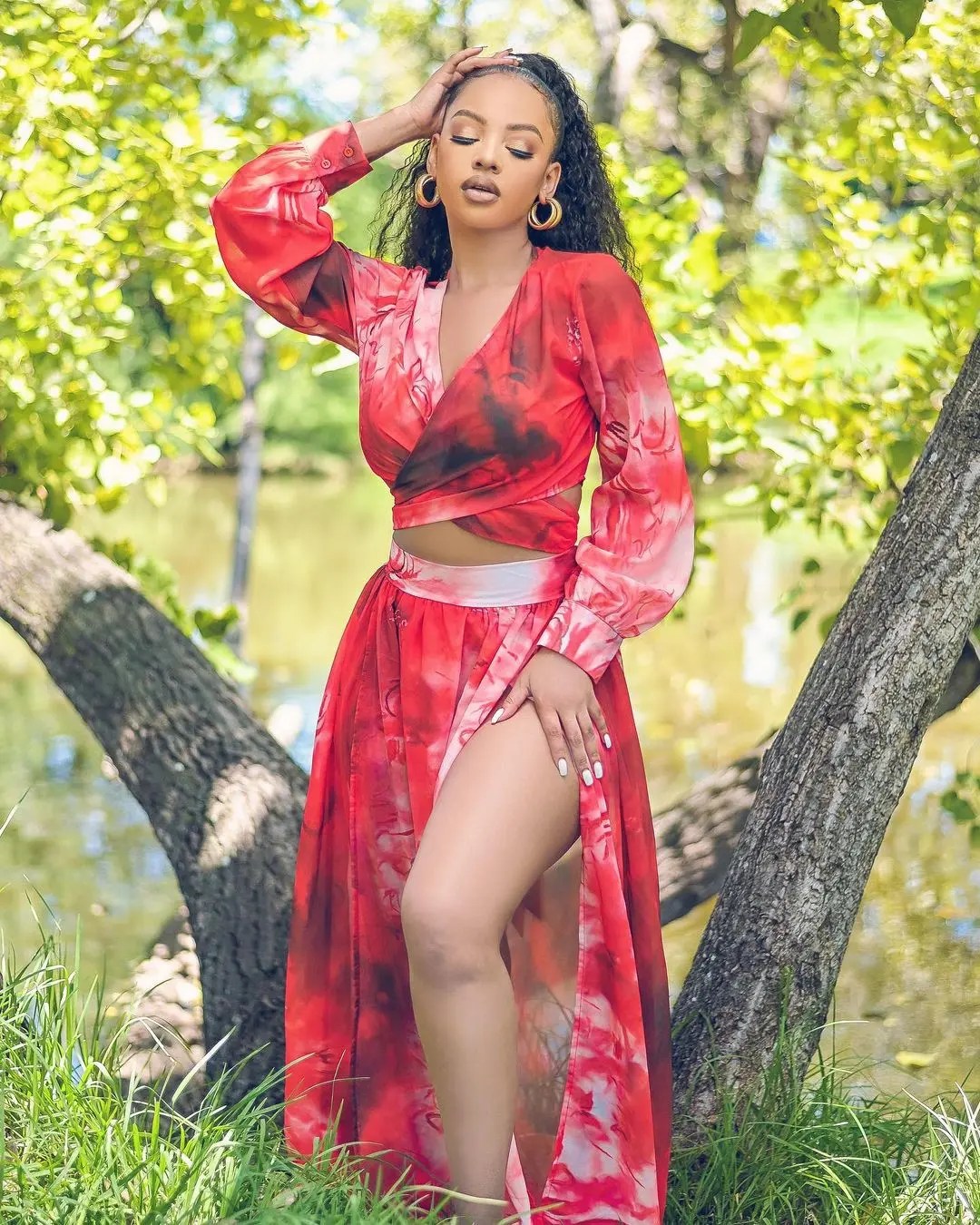 Influencer Mihlali Ndamase pokes fun at pregnancy rumours