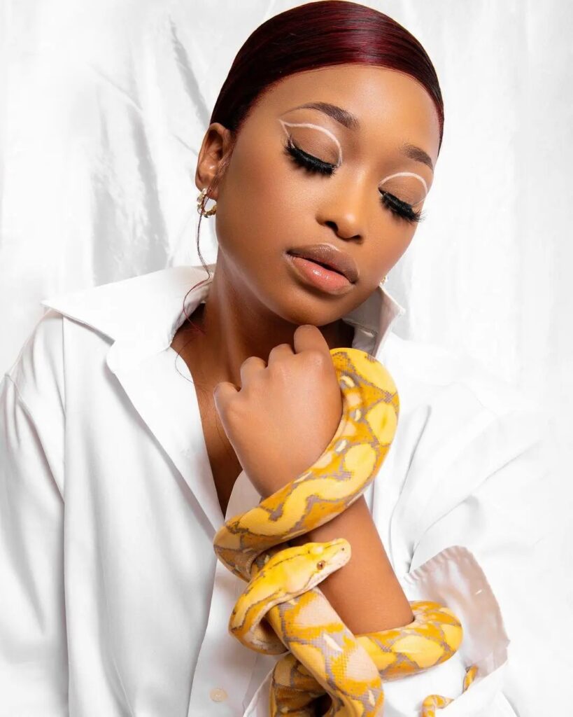 Generations: The Legacy actress Zola Nombona’s Snakes photoshoot leaves ...