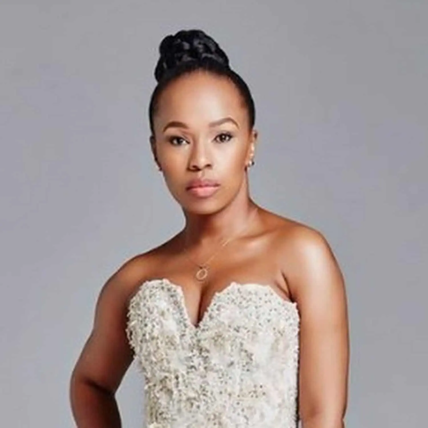 Did you know actress Sindi Dlathu has a twin sister? – Here’s what you need to know