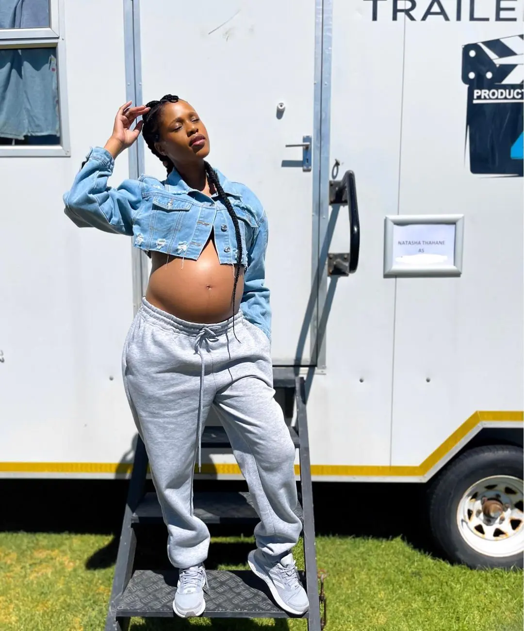 Natasha Thahane refutes ‘photoshopped’ pregnancy rumour, shows off her baby bump again – Photo