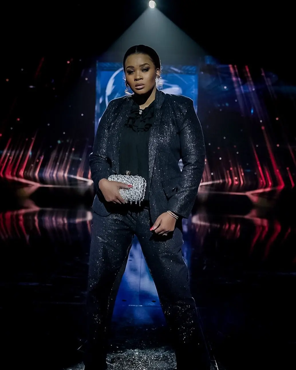 WATCH: Lady Du’s embarrassing stage performance
