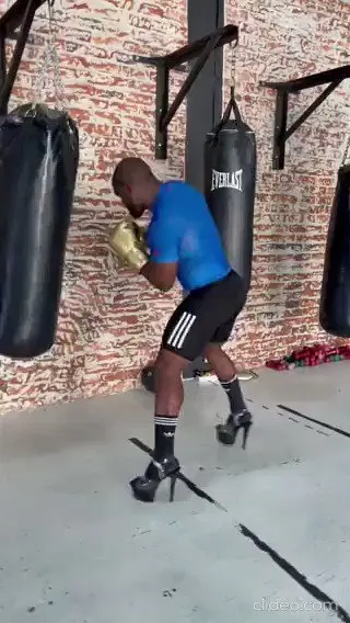 This video of Siv Ngesi boxing in high heels leaves social media in stitches