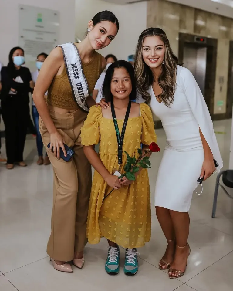 Demi-Leigh Tebow visits Davao hospital to celebrate 7th anniversary