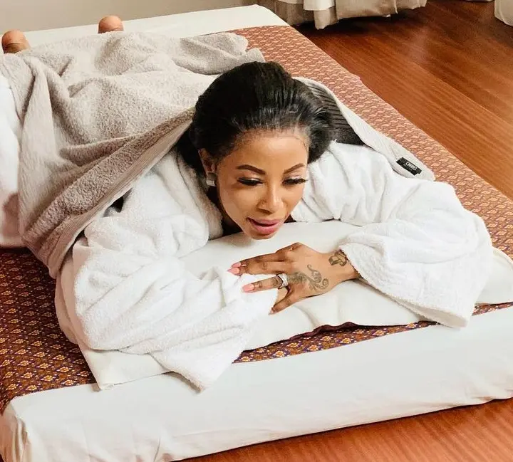 Kelly Khumalo slammed over her ‘poor motherly skills’