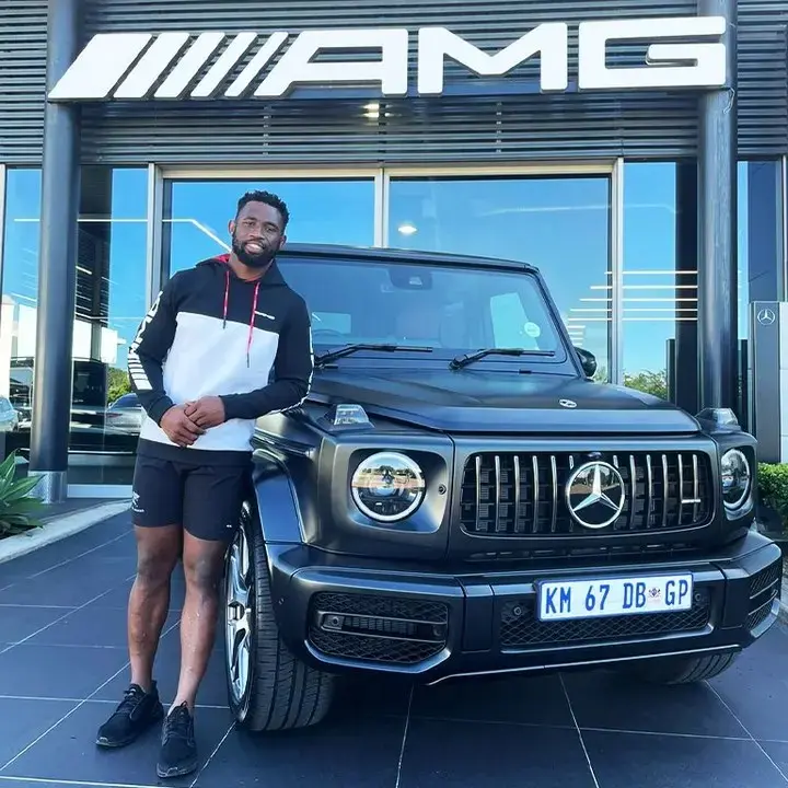 Siya Kolisi shows off his R3.8 million luxurious car