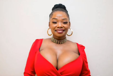 Red dress worn by Nosipho (Nompilo Maphumulo) from Uzalo causes a stir – Pictures