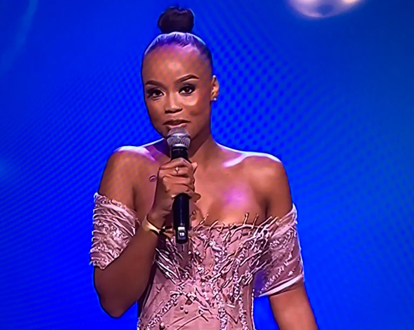 Actress Ntando Duma’s revealing outfit at the DStv Mzansi Viewers’ Choice Awards leaves Mzansi talking