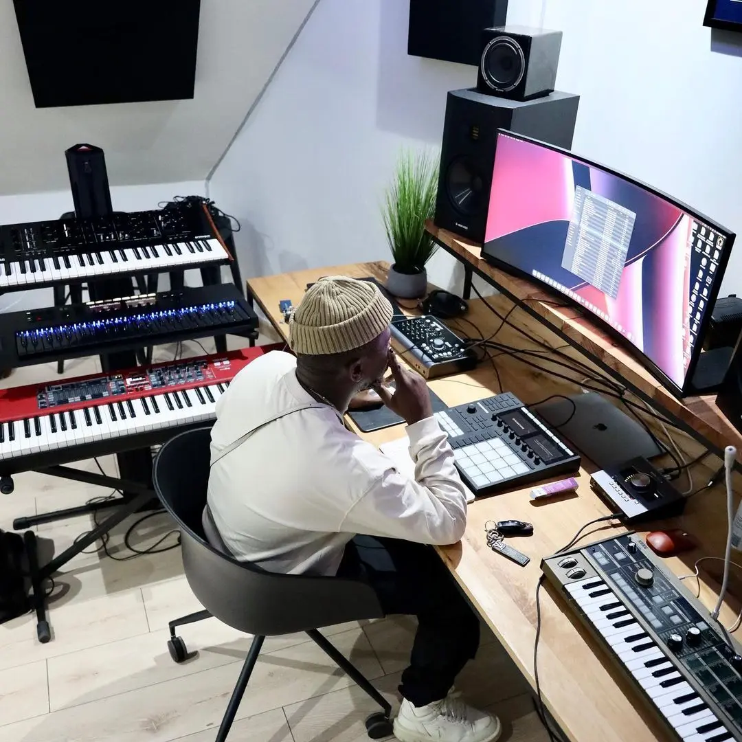 Murdah Bongz has something cooking in the studio