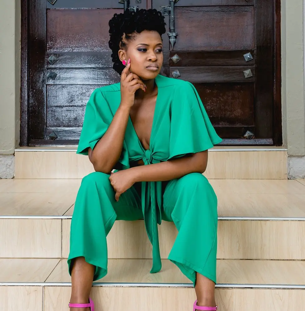 Angry fans attack actress Zenande Mfenyana