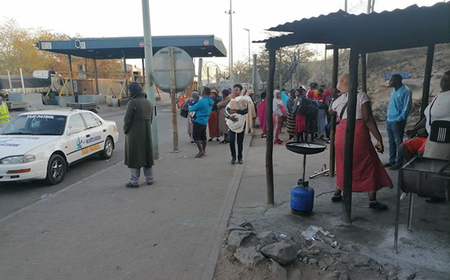 Zimbabweans trying to leave South Africa turned back at Beitbridge border