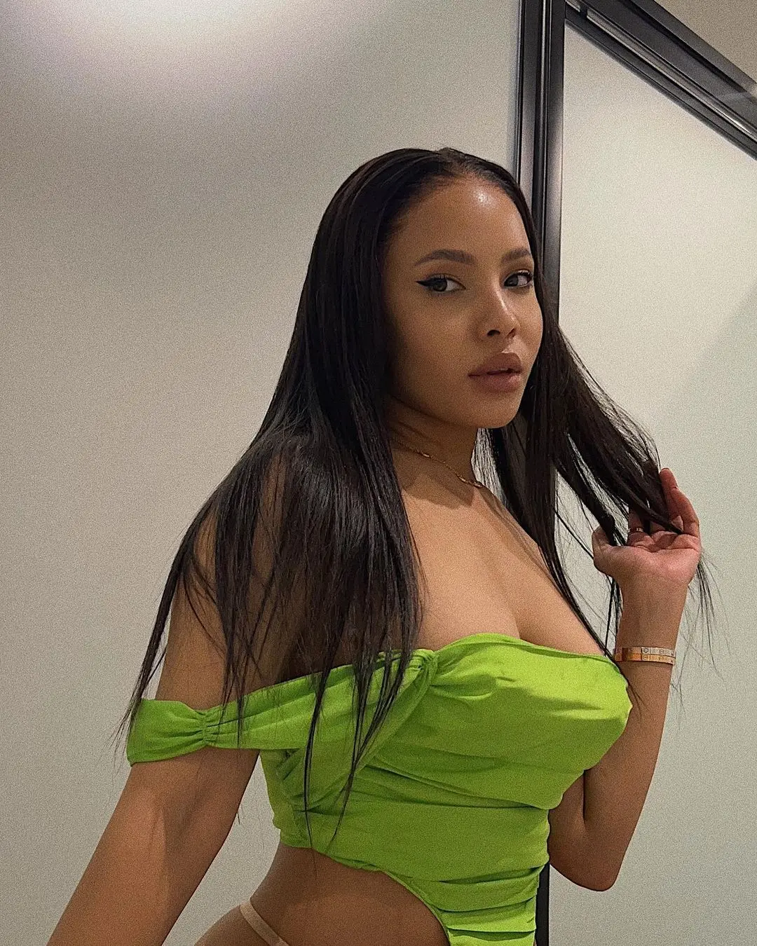 Actress & DJ Thuli Phongolo attacked for not knowing the price of anything