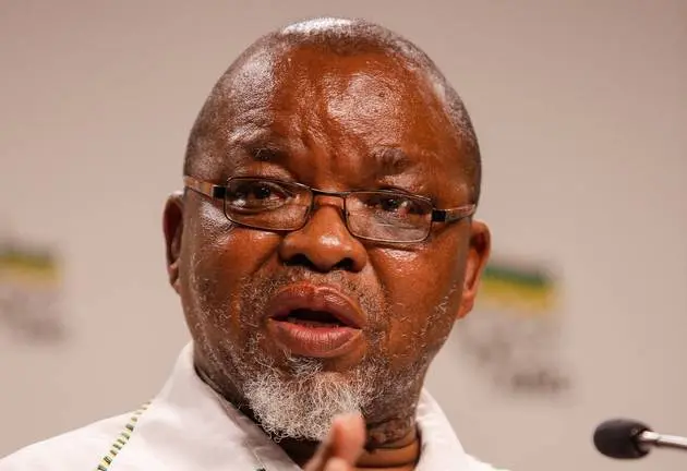 Move to renewable energy won’t undermine SA’s energy security, says Gwede Mantashe