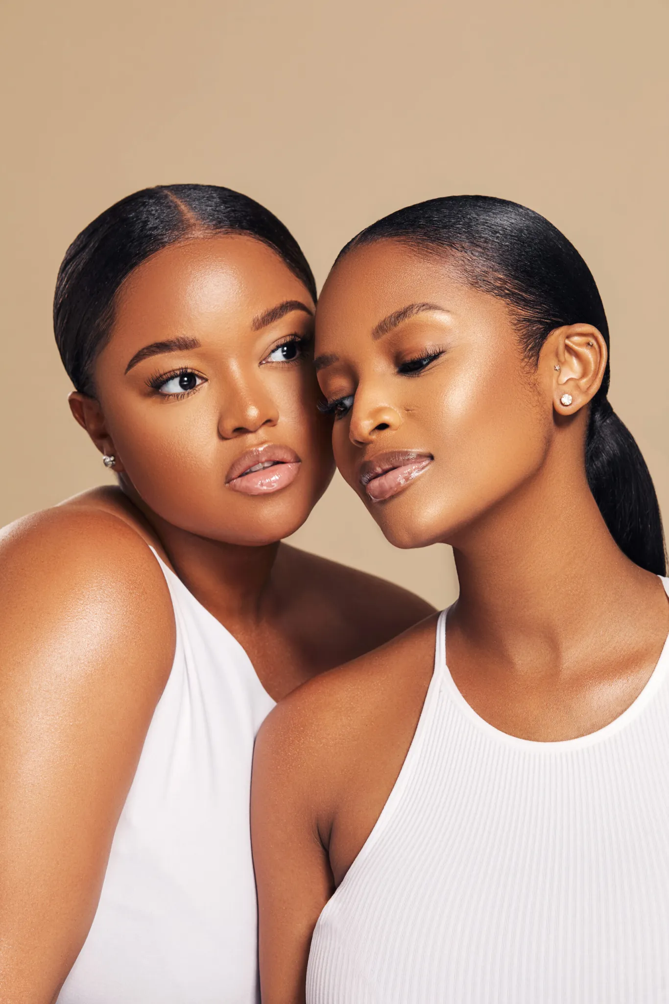Ayanda and Lungile Thabethe dazzle on the Glamour Magazine’s cover