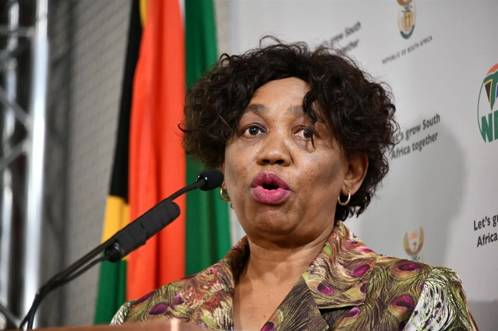 Zimbabweans react to SA Minister after claiming she was once arrested for selling Roll-On in Zimbabwe