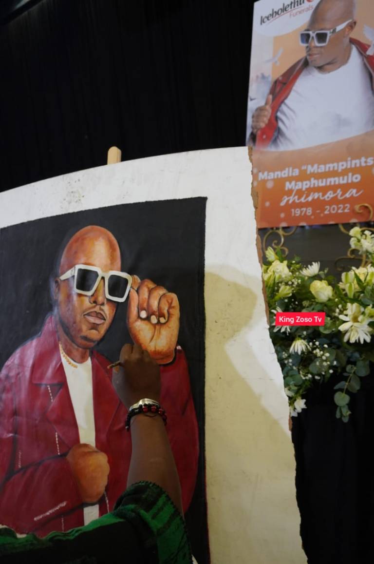 Rasta shows off his latest portrait of Mampintsha