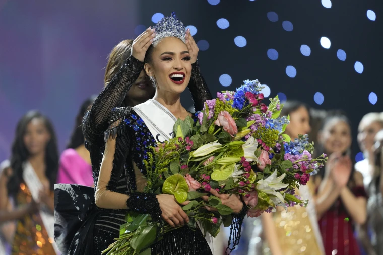 Miss USA R’Bonney Gabriel Crowned Miss Universe 2022